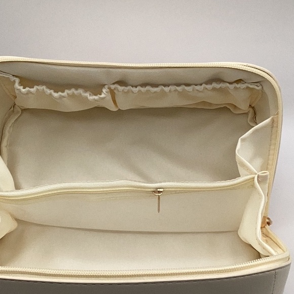 Cream Cosmetic Bag with Smooth Material and Curved Handle - Picture 3 of 10
